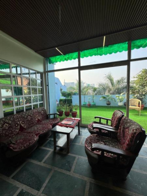 Ranaut Villa